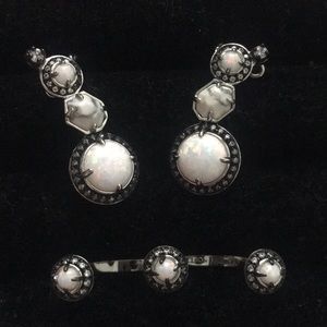 Kendra Scott Carolyn Earring and Odette Ring Set